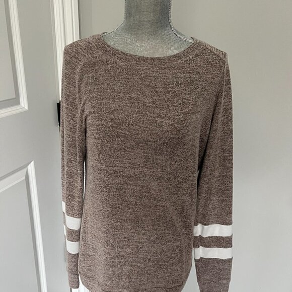 Women's Crew Neck Sweater Brown with Arm Stripes Size M NWOT - Picture 2 of 3
